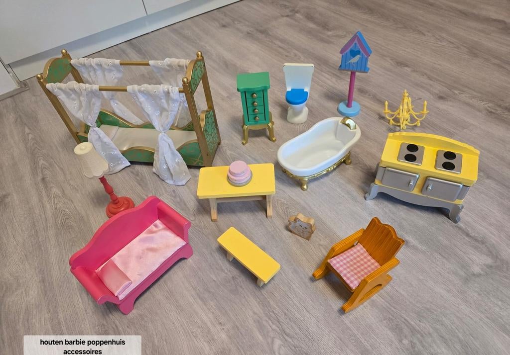 Barbie poppenhuis meubels van hout, Ophalen of Verzenden, Zo goed als nieuw, Overige typen
