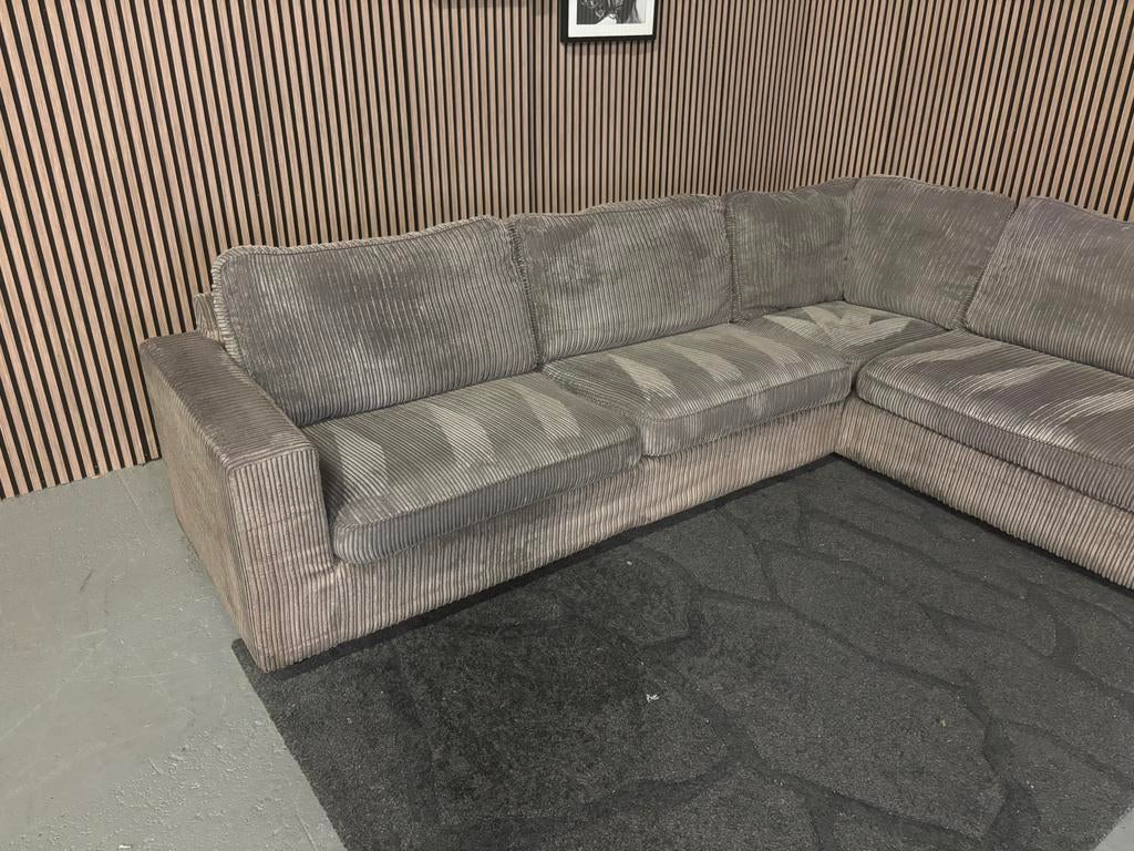 GRATIS LEVERING Ribstof Hoekbank Bruin 295x220 GEREINIGD, 250 tot 300 cm, Hoekbank, Ophalen of Verzenden, Zo goed als nieuw