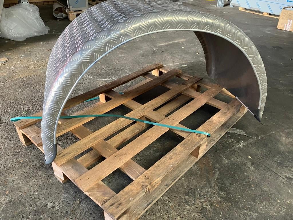 Spatbord Alu traanplaat 2,5/4 mm 1250x650x650 BxDxH, Ophalen, Nieuw