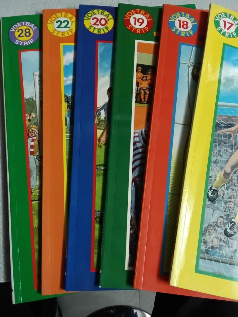6 voetbalstrips van de wondersloffen van Sjakie., Meerdere stripboeken, Ophalen of Verzenden