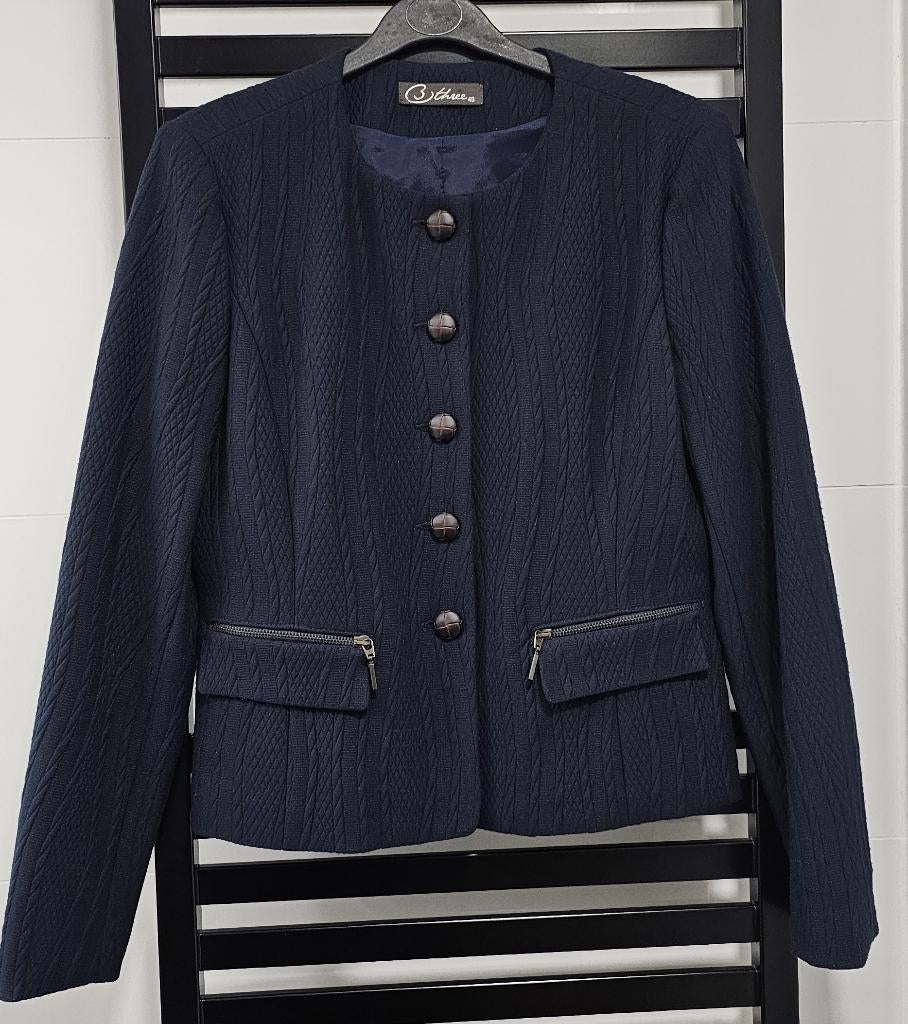 LEUK BLAUW JASJE - "B THREE", Kleding | Dames, Jasjes, Kostuums en Pakken, Maat 38/40 (M), Blauw, Ophalen of Verzenden, Zo goed als nieuw