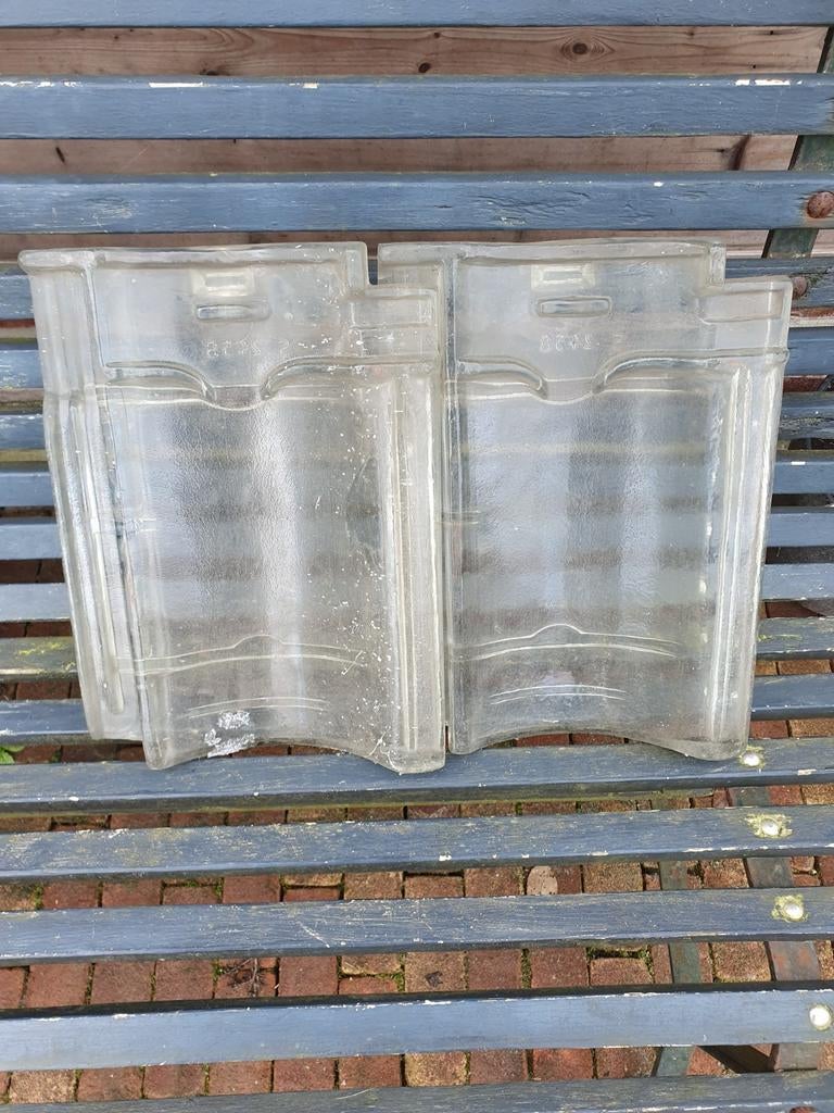 2 Glazen Dakpannen - Lichtinval!, Doe-het-zelf en Verbouw, Dakpannen en Dakbedekking, Ophalen, Overige materialen, Gebruikt, Overige kleuren