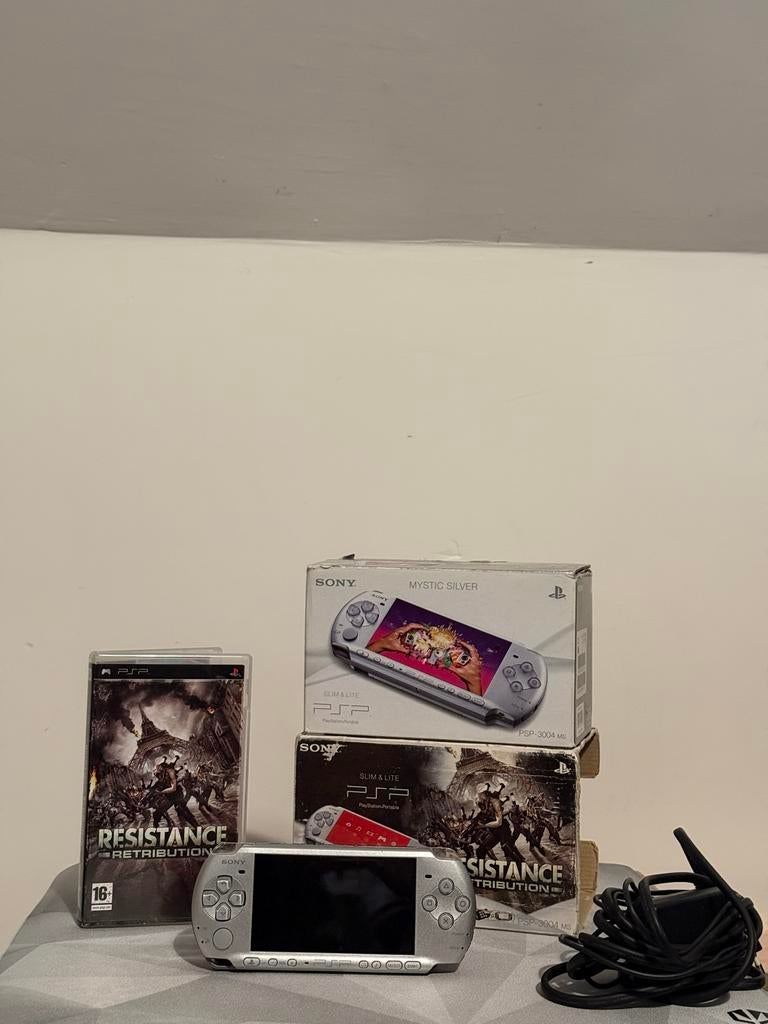 PSP 3004 Mystic Silver in Doos, Spelcomputers en Games, Spelcomputers | Sony PSP, Overige kleuren, PSP 3000, Ophalen of Verzenden