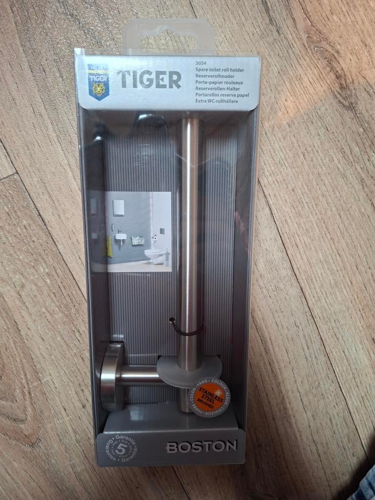 Tiger Boston Reserve Toiletrolhouder - Nieuw in verpakking, Huis en Inrichting, Ophalen of Verzenden, Nieuw, Grijs, Overige typen