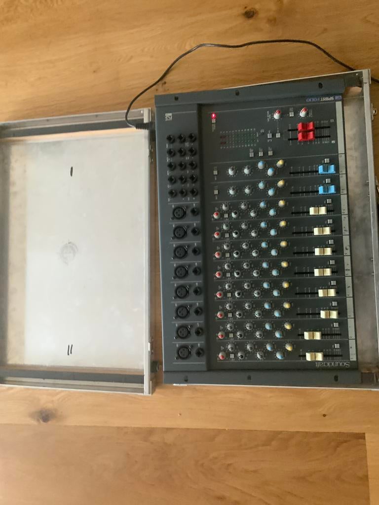 Spirit analoge mengtafel in flightvase, Ophalen, Zo goed als nieuw, 10 tot 20 kanalen