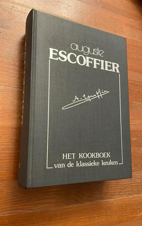 Escoffier - Het kookboek van de Klassieke Keuken (1985), Ophalen, Tapas, Hapjes en Dim Sum, Zo goed als nieuw, Frankrijk