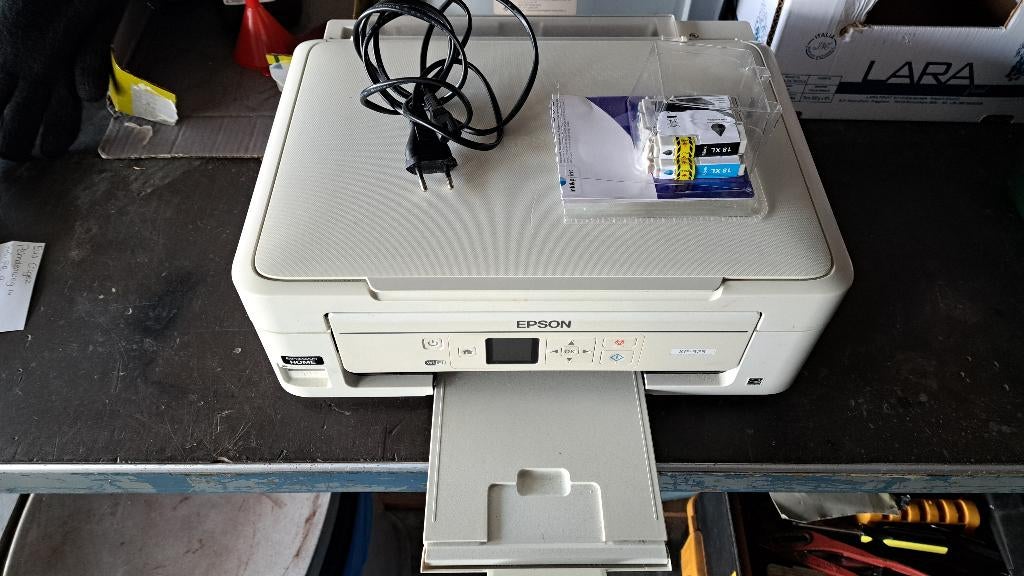 Epson printer XP325, Computers en Software, Printers, Gebruikt, Printer, Kleur printen, Kopieren, Scannen, Zwart-en-wit printen