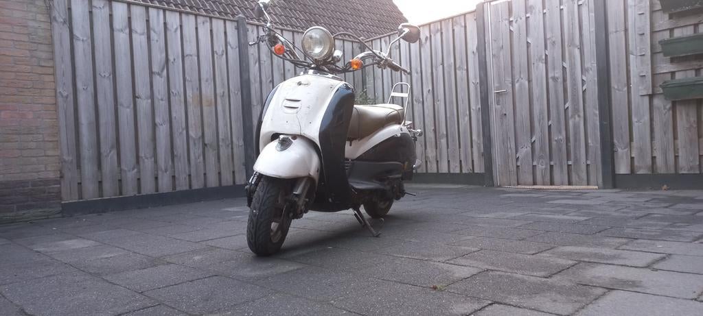 Scooter znen 50cc 4 tak, Gebruikt, Benzine, Ophalen, Overige merken