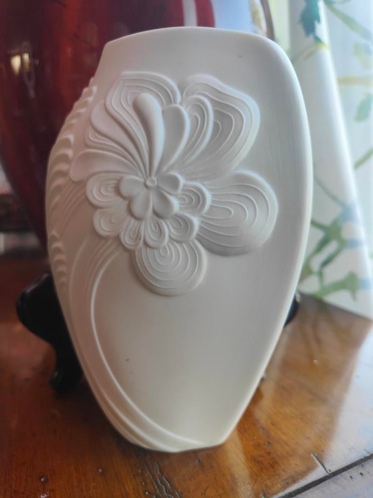 Kaiser Vaas Porselein - Reliëf Bloemmotief, Ophalen of Verzenden