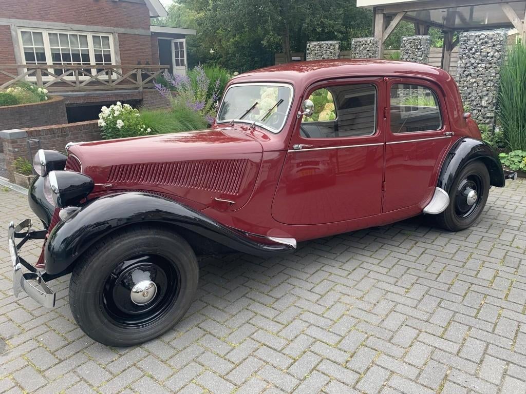 Citroën Traction Avant 1953 Bordeauxrood met zwart, Voorwielaandrijving, Stof, Overige modellen, Bedrijf