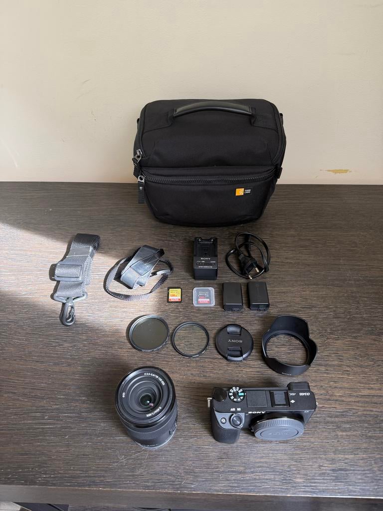 Sony A6400 + 18-135mm Lens + Accesoires, Audio, Tv en Foto, Fotocamera's Digitaal, Ophalen of Verzenden, Zo goed als nieuw, Sony