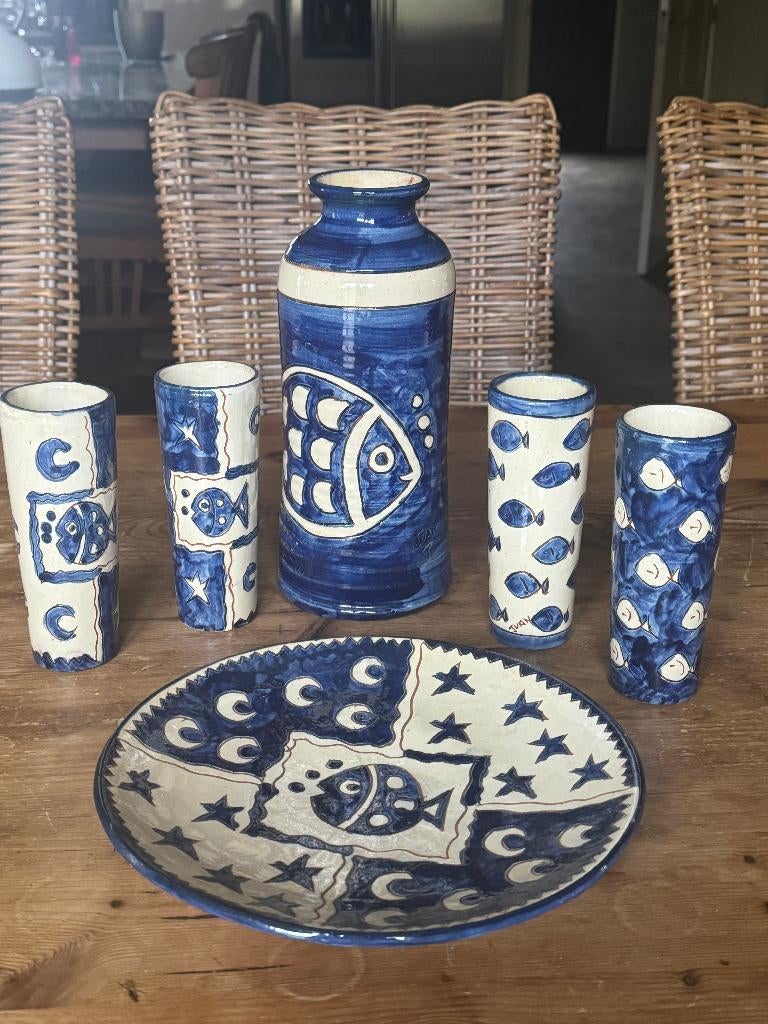 Spaans Aardewerk Karaf, 4 bekers en bord, Ophalen of Verzenden