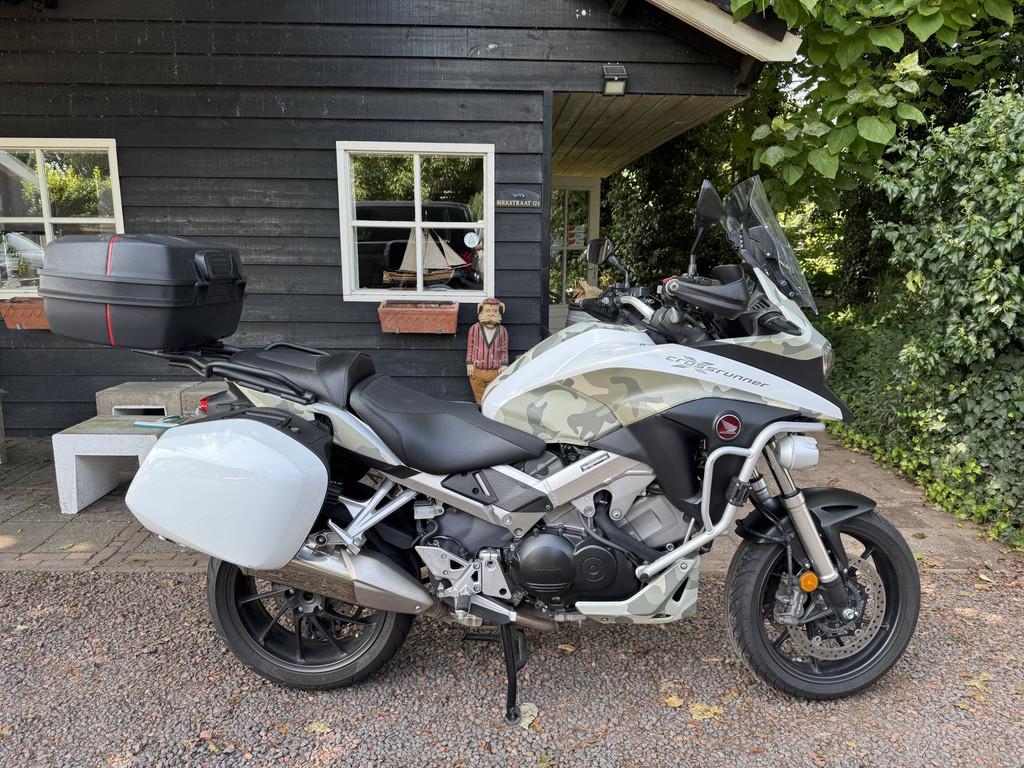 Honda VFR 800X Crossrunner C-ABS (bj 2017)