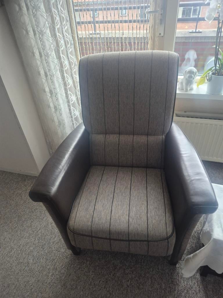 2 zeer nette stoelen, Huis en Inrichting, Fauteuils, Ophalen, 75 tot 100 cm, Zo goed als nieuw, Stof