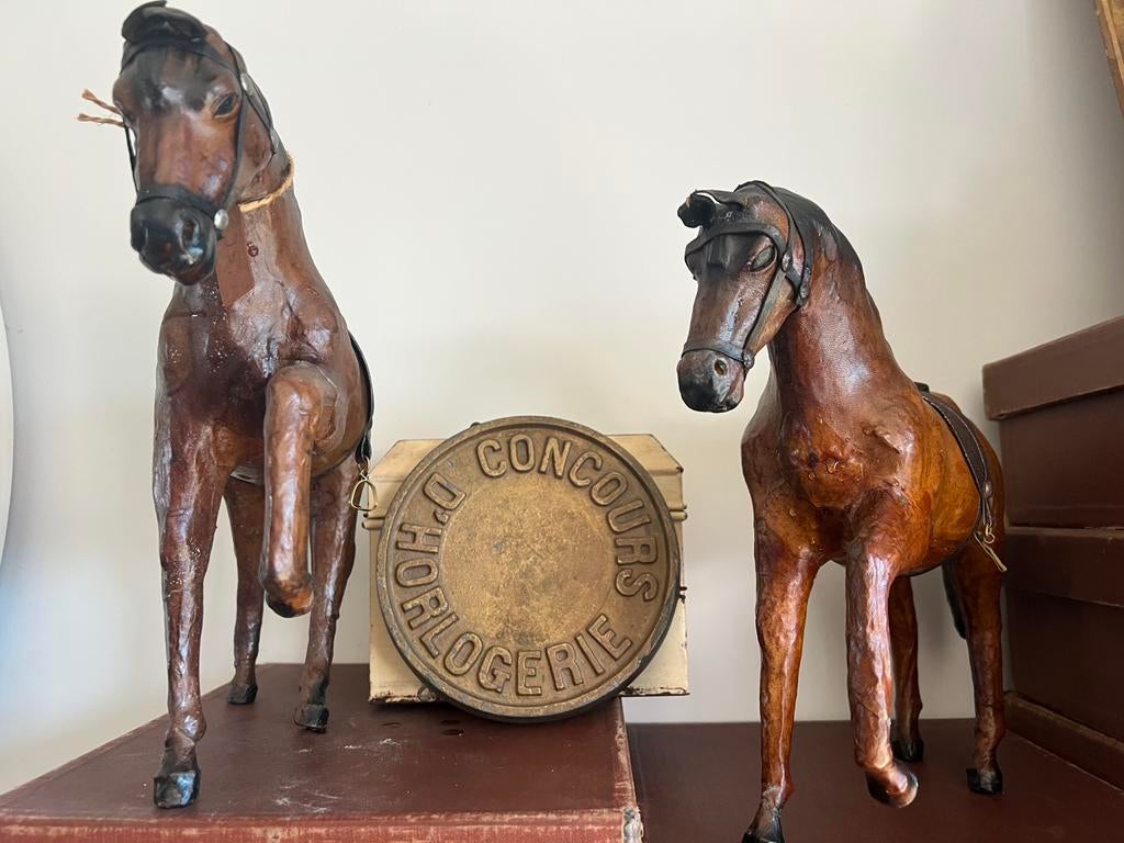 OUD PAARDJE VAN  LEER, Ophalen of Verzenden