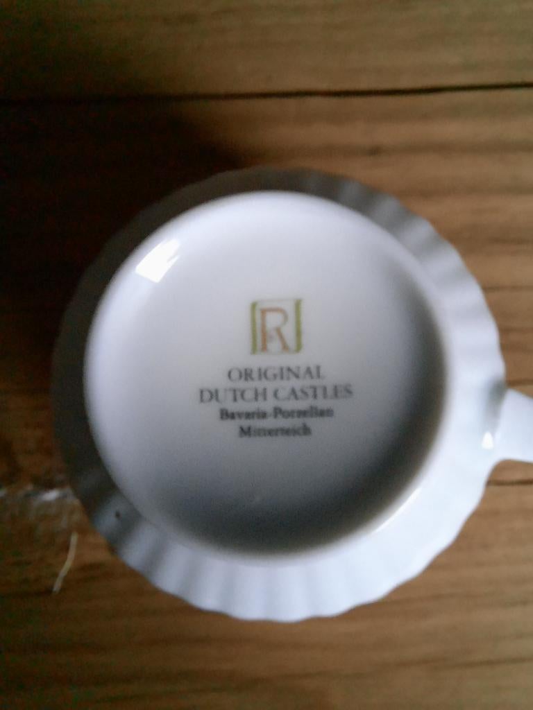 Oud kastelen servies, Ophalen, Gebruikt, Porselein, Kop en/of schotel