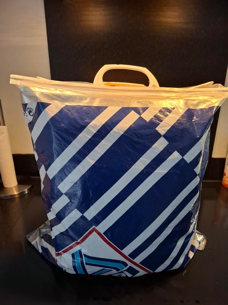 Gratis tassen, Ophalen, Zo goed als nieuw