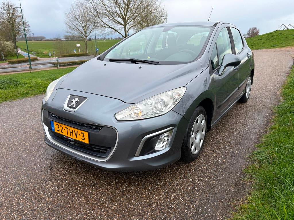 Peugeot 308 1.4 VTi Access Nieuwe APK Trekhaak top, Euro 5, Stof, Gebruikt, Zwart