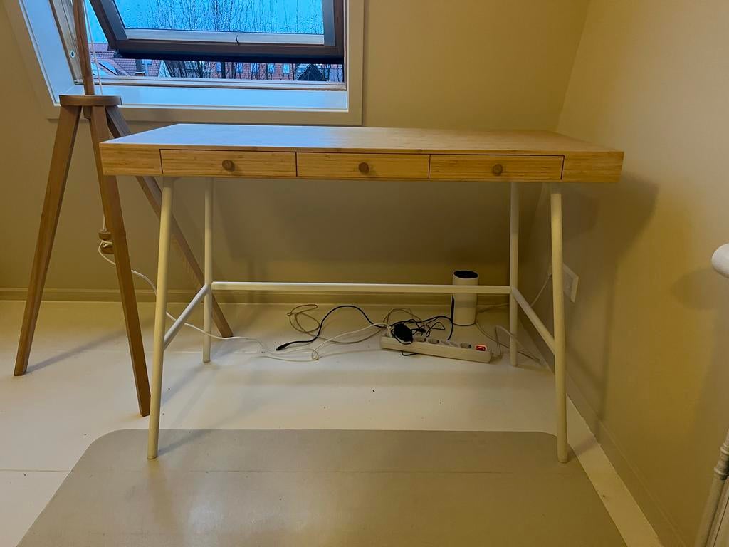 IKEA LILLÅSEN Bureau Bamboe 102x49 cm, Huis en Inrichting, Bureaus, Ophalen, Gebruikt, Scandinavisch, IKEA