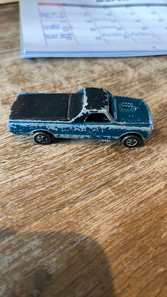 Hotwheels 1967 redline custom Fleetside in bespeelde staat, Hobby en Vrije tijd, Modelauto's | 1:50, Zo goed als nieuw, Auto, Overige merken