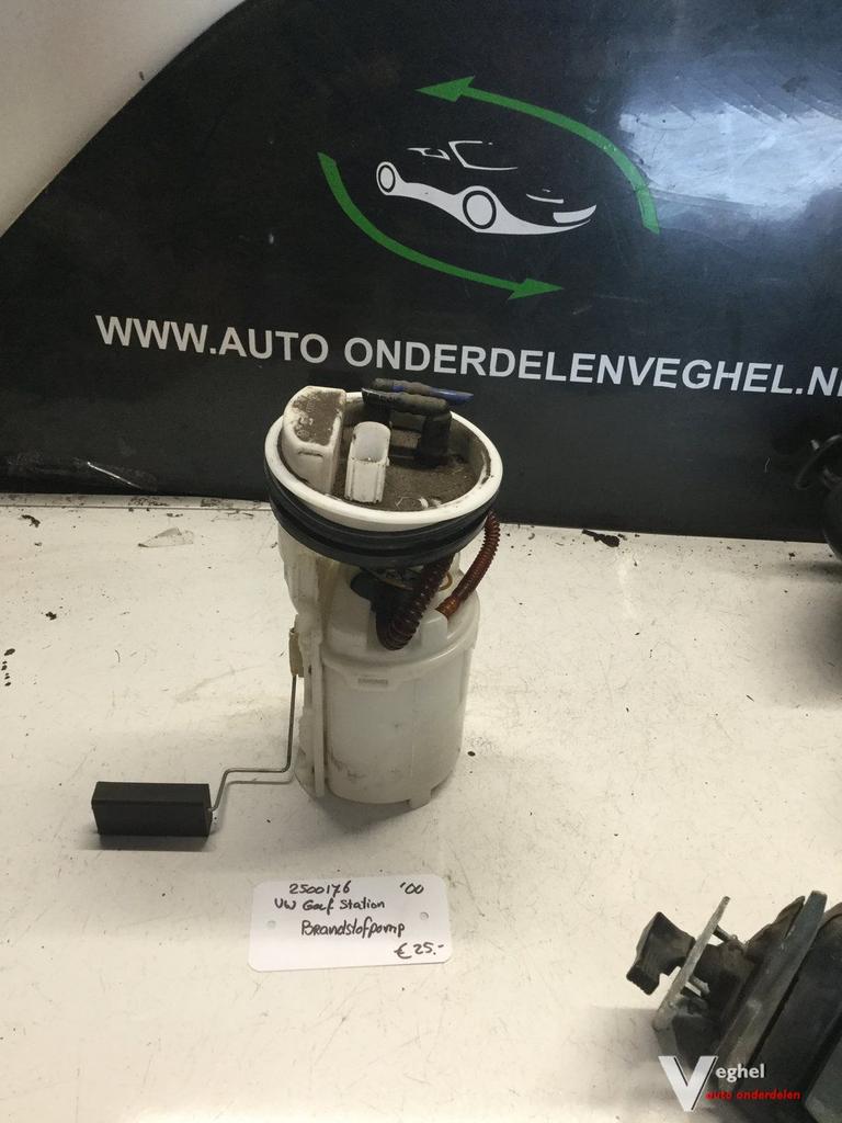 Vw Golf Station 2000    2500176  Brandstofpomp