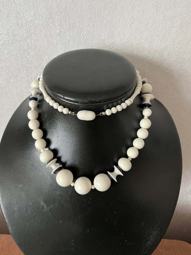 Antiek.   ketting, Ophalen of Verzenden, Zo goed als nieuw, Overige materialen