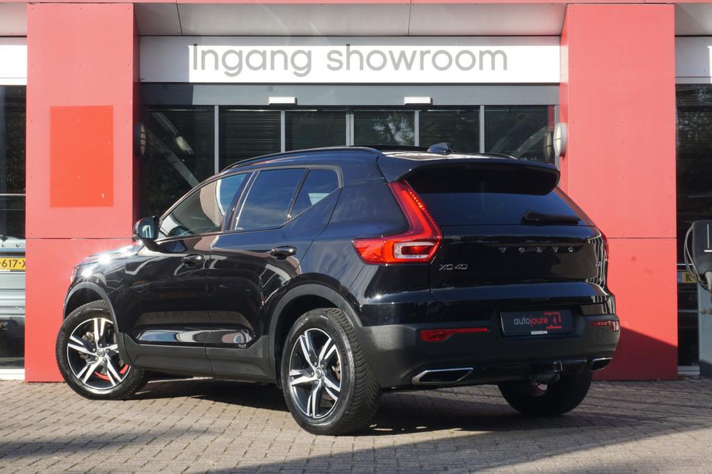 Volvo XC40 2.0 T4 R-Design | Automaat | Black Line | Panoram, 15 km/l, Zwart, Bedrijf, 93 €/maand