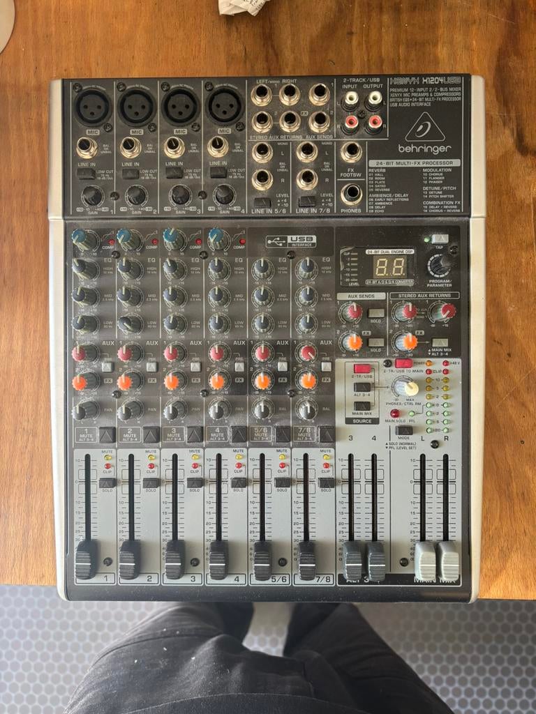Behringer xenyx x1204usb, Muziek en Instrumenten, Mengpanelen, Ophalen, Zo goed als nieuw, 10 tot 20 kanalen