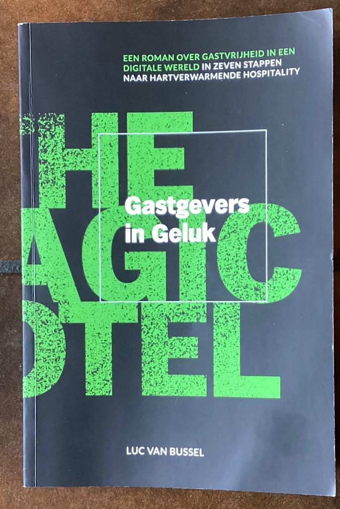 Gastgevers in geluk, Ophalen of Verzenden, Zo goed als nieuw, Overige