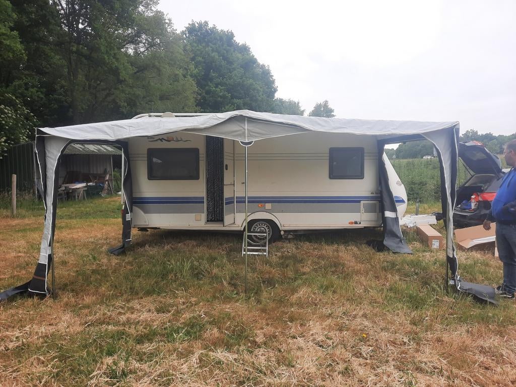 Hobby 460 UFe met nieuwe voortent,luifel,slaapcabin en mover, Rondzit, Hobby, Particulier, Kachel