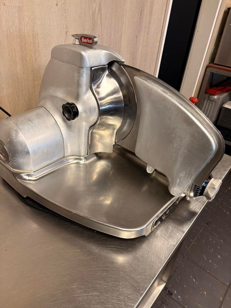 TE KOOP: Berkel proffecionele snijmachine model 834, Huis en Inrichting, Keuken | Keukenbenodigdheden, Ophalen, Gebruikt