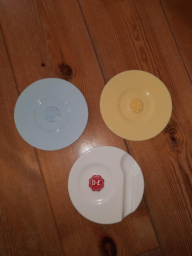 3x douwe egberts borden servies, Ophalen of Verzenden, Zo goed als nieuw, Bord(en), Overige stijlen