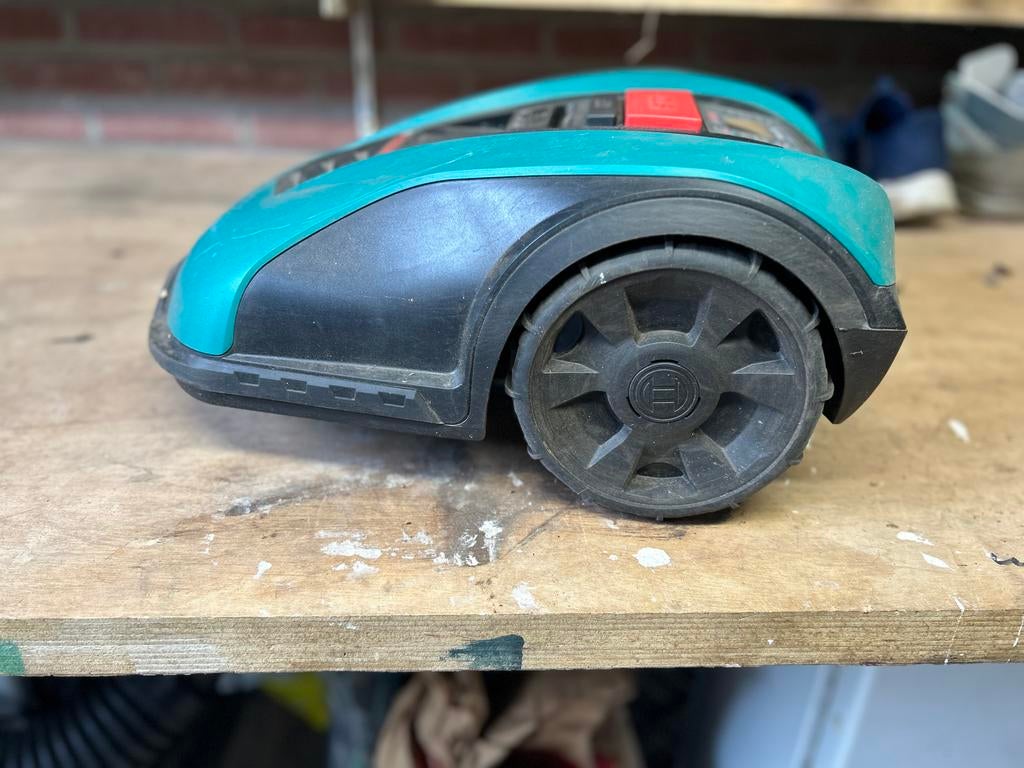 Robotmaaier Bosch Indego 350 Connect, Tuin en Terras, Grasmaaiers, Ophalen, Cirkelmaaier, Gebruikt, Minder dan 30 cm