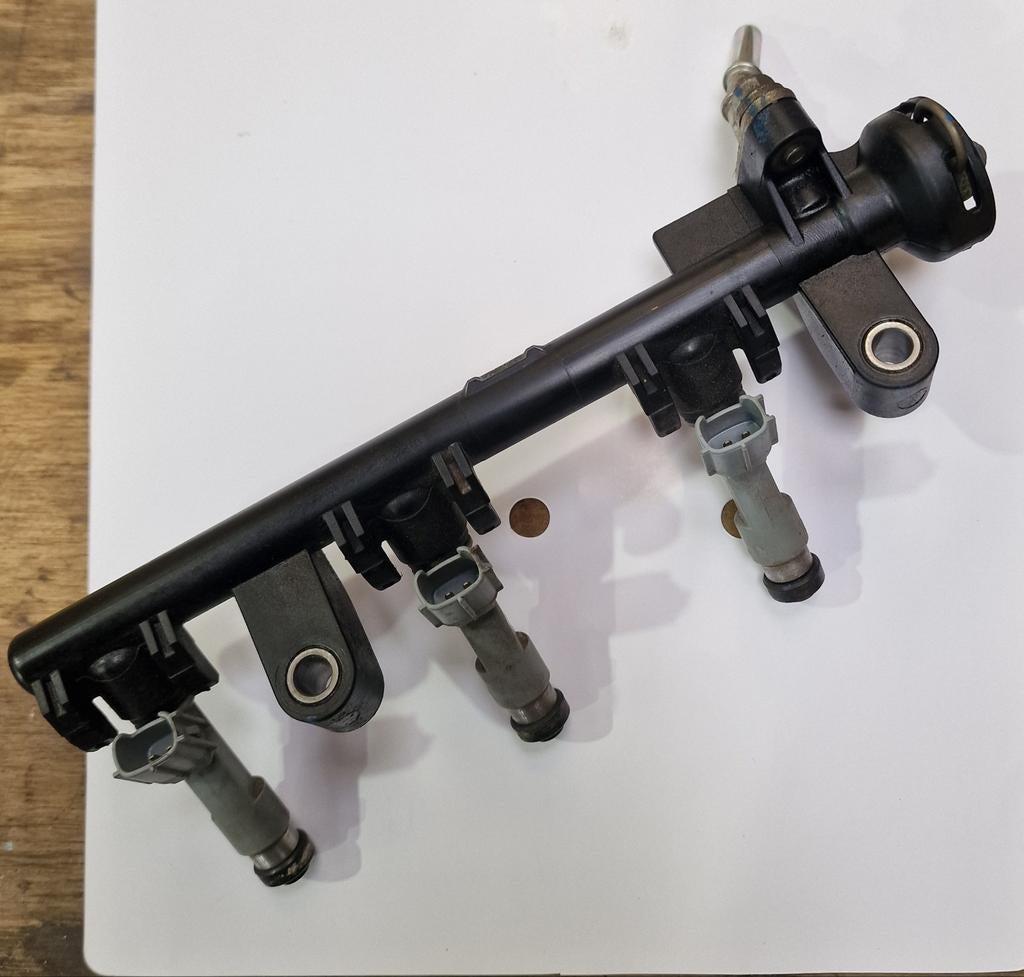 Injectors + Rail Citroën C1 / Toyota / Peugeot (1KR-FE), Auto-onderdelen, Ophalen of Verzenden, Gebruikt, Citroën