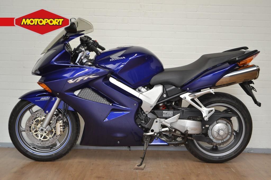 Honda VFR 800 FI VTEC ABS (bj 2005), Dorneveld 180-184
B-1731  Zellik, BE, Honda Motor Europe, Bedrijf, Sport