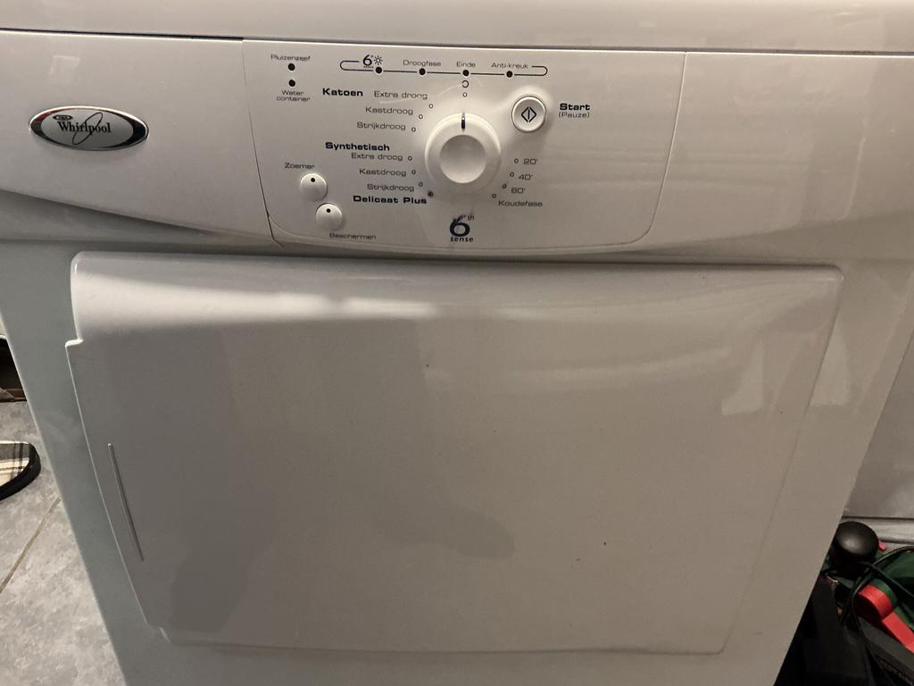 Whirlpool condensdroger, Ophalen, 6 tot 8 kg, Gebruikt, Voorlader