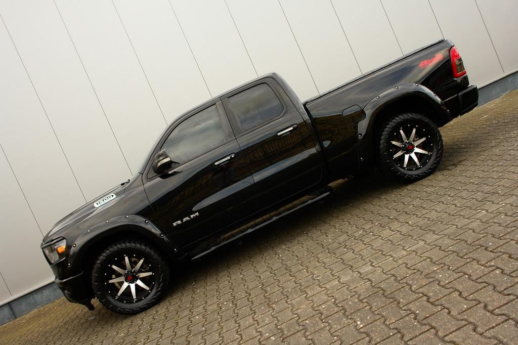 Dodge Dodge RAM 1500 5.7 V8 Black Edition (bj 2019), Auto's, Automaat, Gebruikt, 5654 cc, Zwart