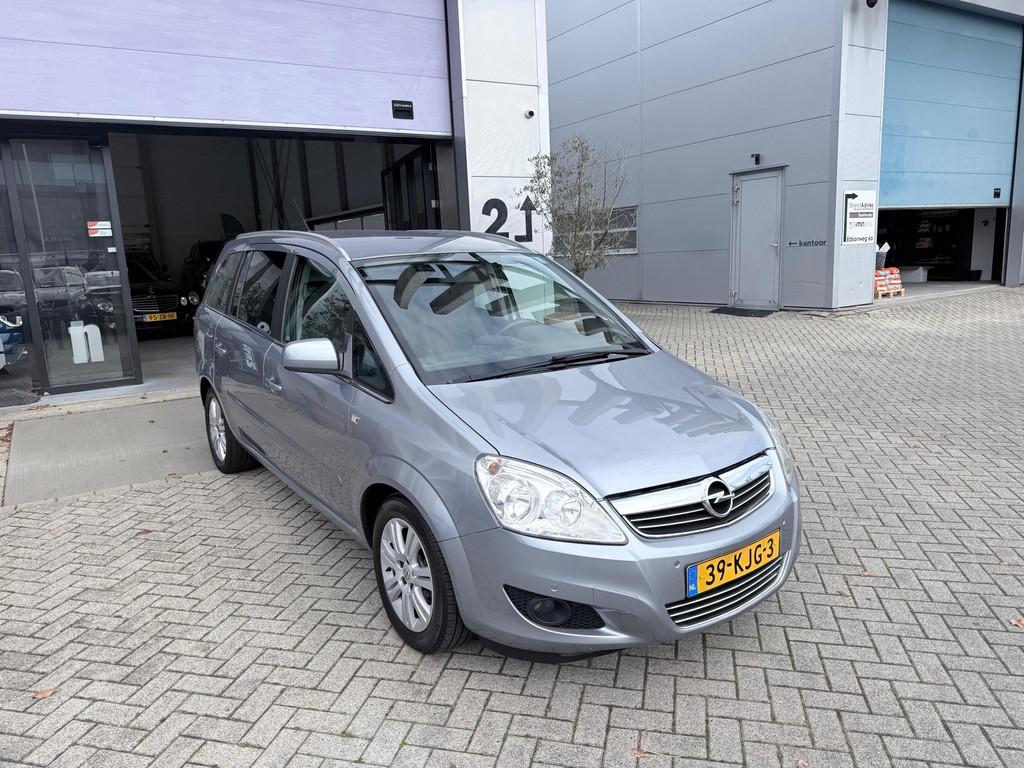 Opel Zafira 1.8 Cosmo 7PERS! NAVI! CLIMA! CRUISE! PDC! INRUI, Voorwielaandrijving, Gebruikt, Zwart, 4 cilinders