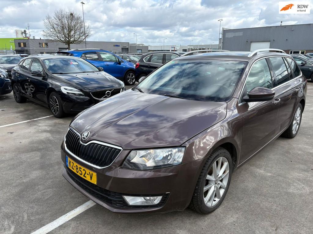 Skoda Octavia Combi 1.6 TDI Greentech Ambition Business, Voorwielaandrijving, 1227 kg, Gebruikt, Euro 6