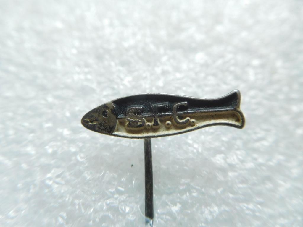 voetbal speldje S.F.C., Ophalen of Verzenden, Gebruikt, Sport