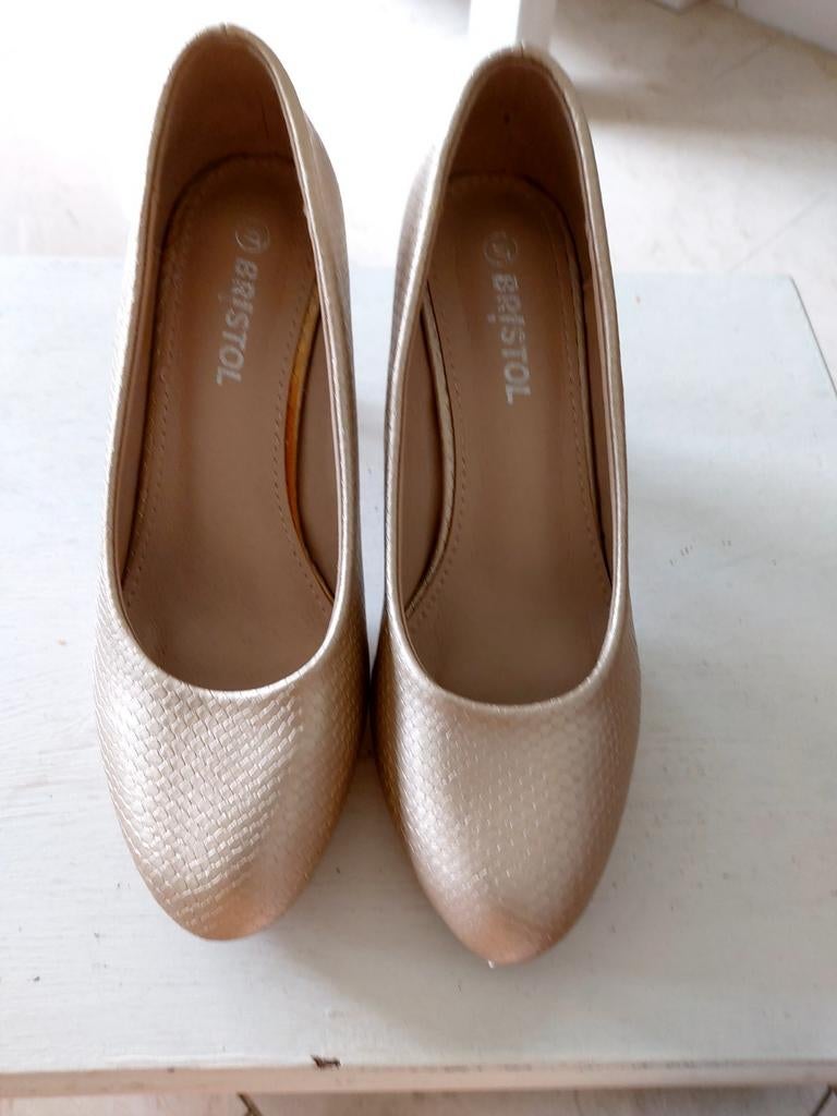 Dames pumps goudkleurig, Overige kleuren, Ophalen of Verzenden, Zo goed als nieuw, Bristol