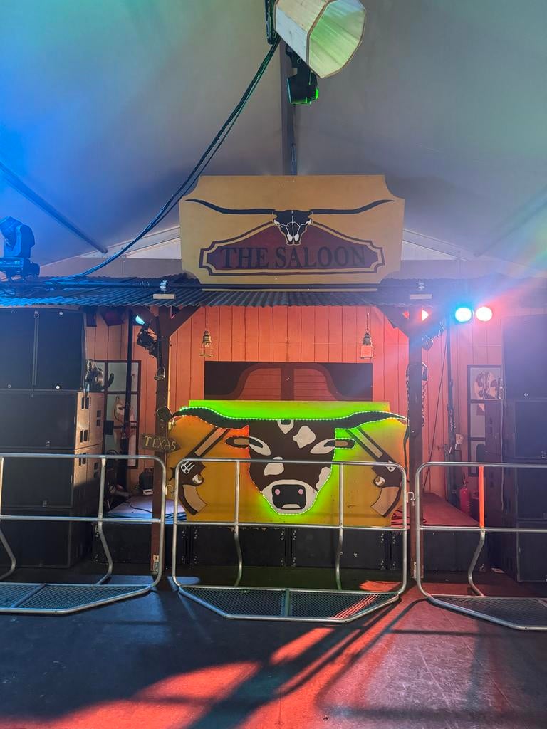 Saloon achtergrond podium, Ophalen, Gebruikt