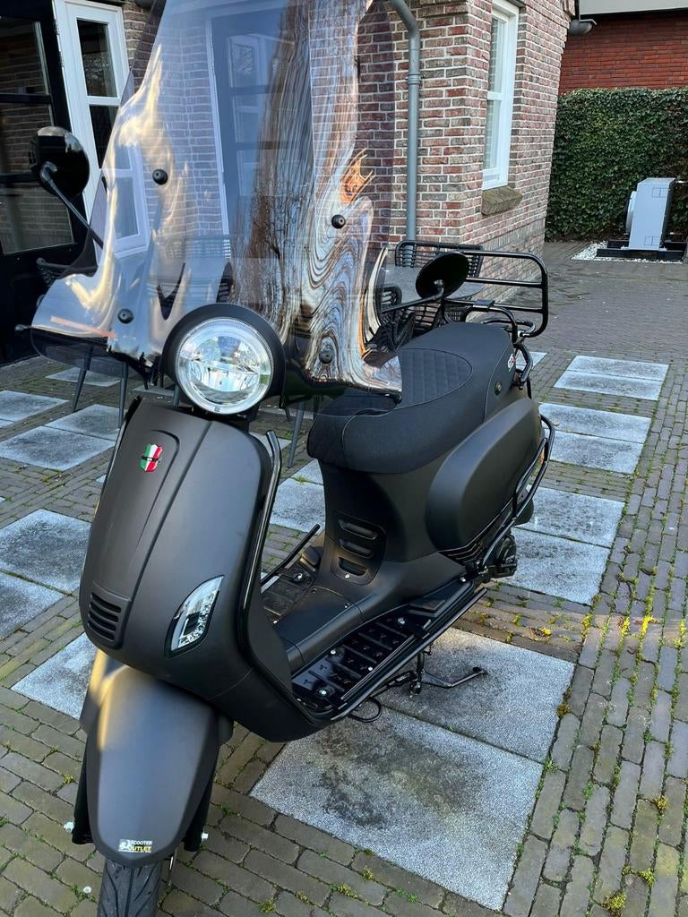GTS Toscana scooter mat zwart, 2023, geel kenteken), Fietsen en Brommers, Scooters | Overige merken, Ophalen, Gebruikt, Benzine
