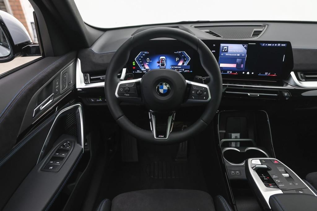 BMW X2 sDrive20i High Executive M Sport Automaat / Panoramad, X2, Zwart, 156 pk, 1545 kg