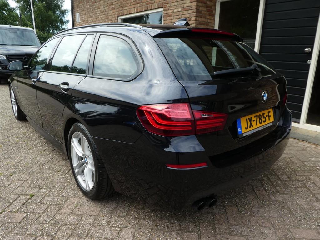 BMW 5-serie Touring 520i Executive Automaat / Leder / Navi /, Automaat, Gebruikt, 4 cilinders, 2000 kg