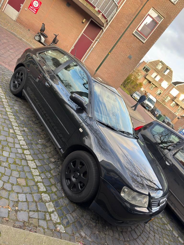 Audi A3 1.6 75KW 3D 2001 Zwart, Auto's, Audi, Voorwielaandrijving, 1200 kg, Handgeschakeld, Particulier