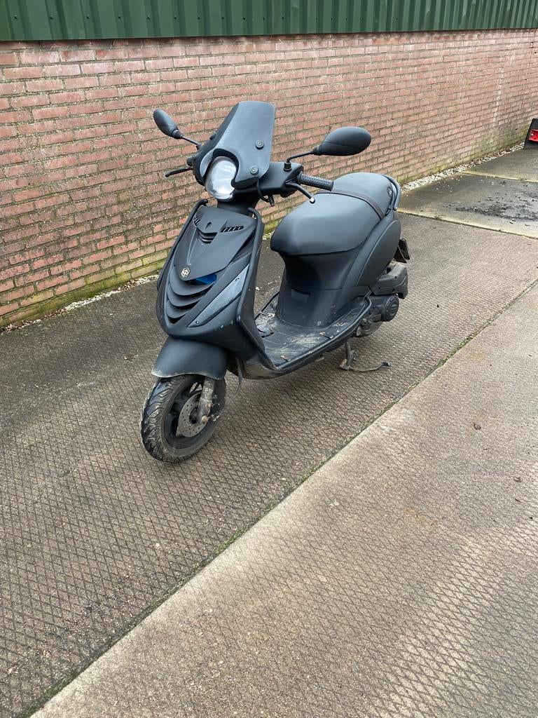 Piaggio zip 4t 2021, Ophalen, Gebruikt, Maximaal 45 km/u, Zip