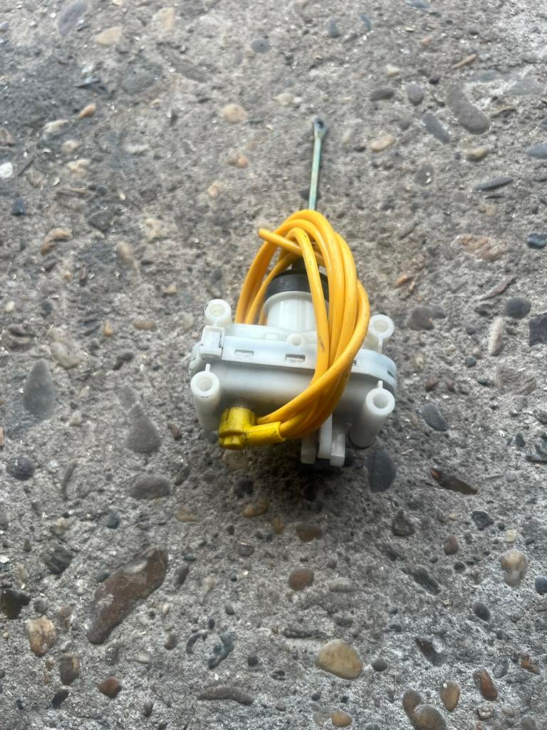 Deurvergrendeling actuator, Ophalen of Verzenden, Gebruikt, Universele onderdelen