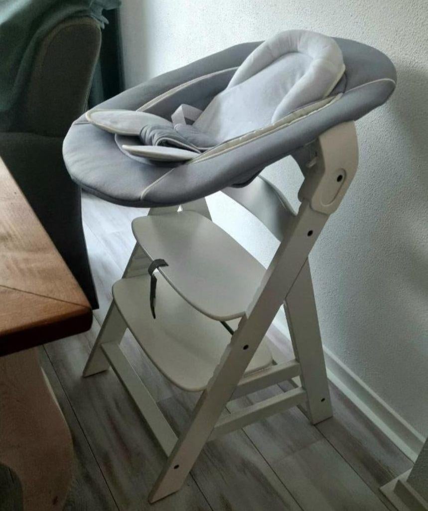 Houten Hauck Alpha+ kinderstoel wit met extra onderdelen, Kinderen en Baby's, Kinderstoelen, Ophalen, Gebruikt, Meegroeistoel