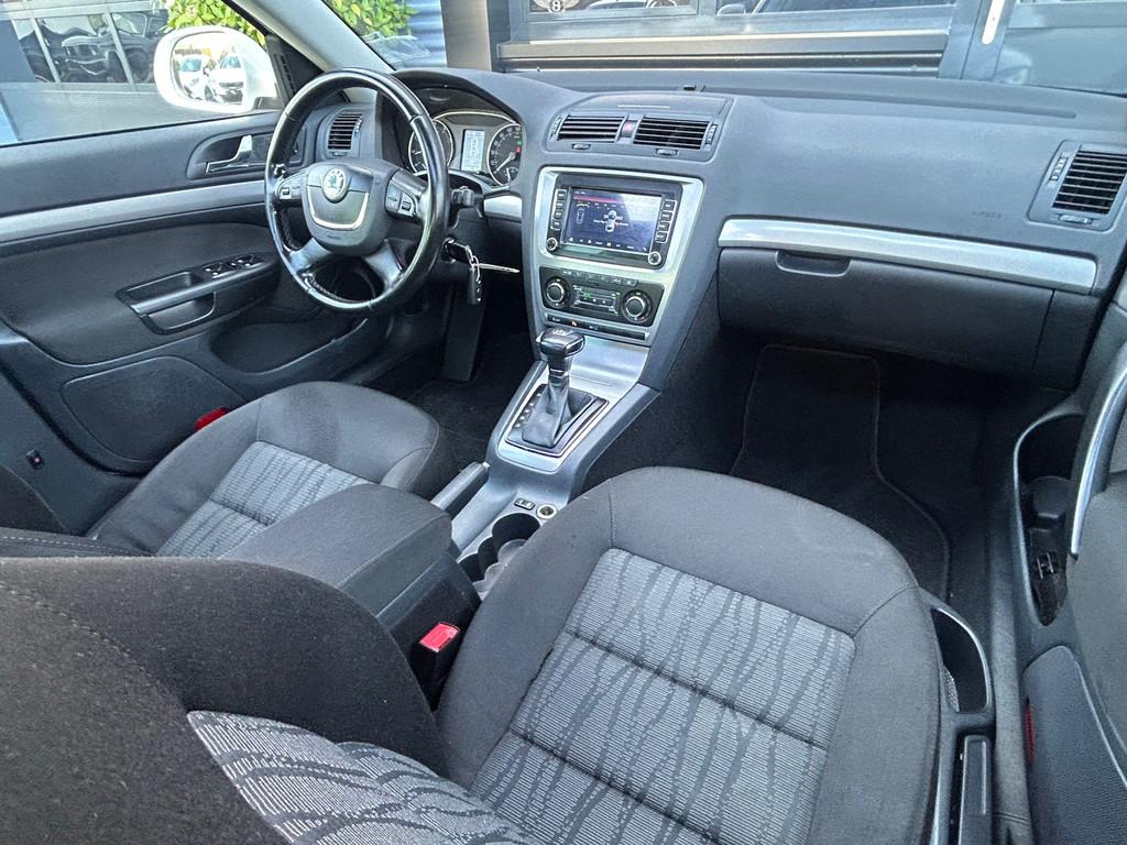 Skoda Octavia Combi 1.2 TSI Elegance Business Line Automaat|, Euro 5, Stof, Gebruikt, Zwart